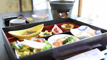 食事・飲み物 / 9