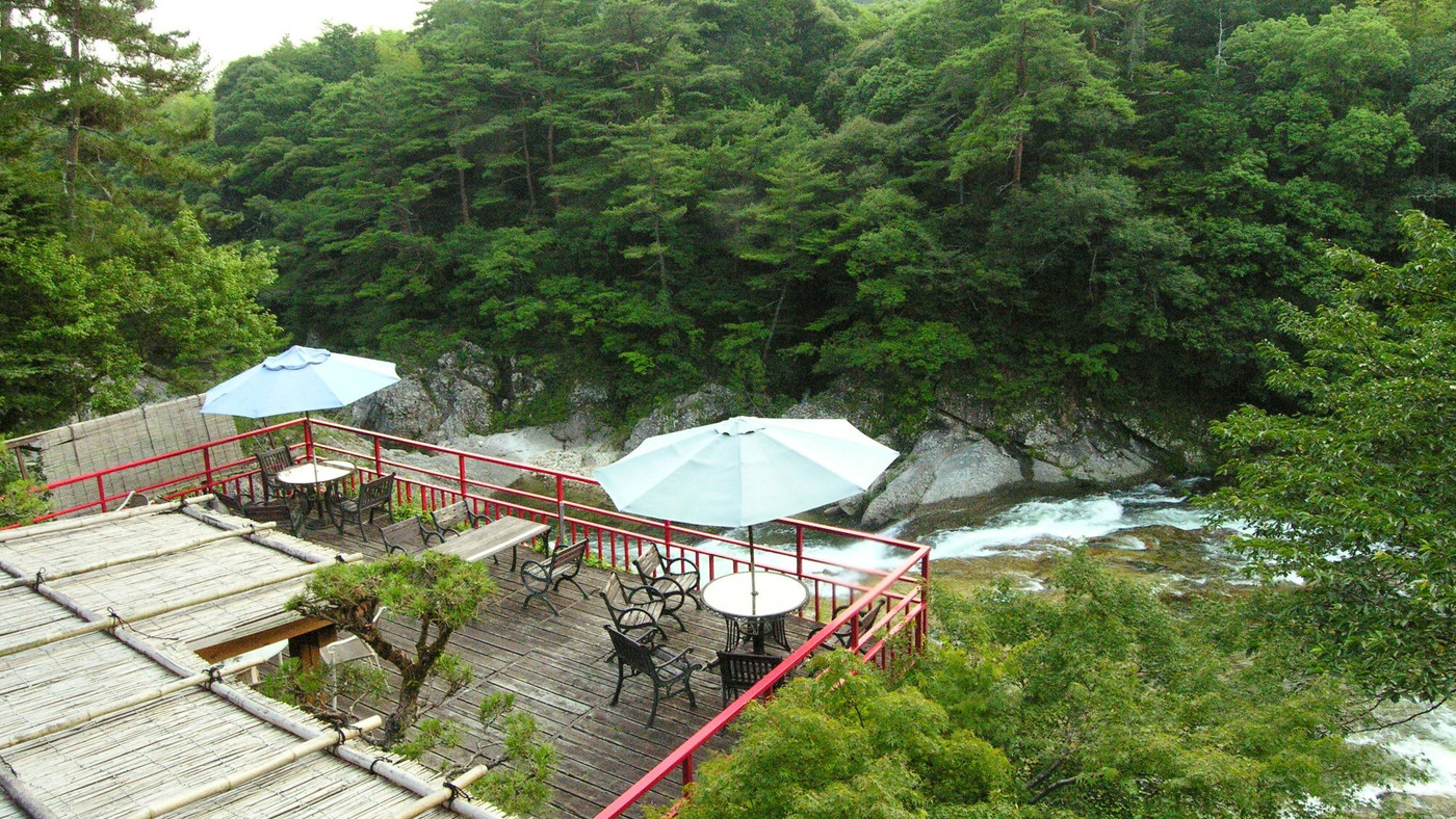 四季折々の絶景と星空を満喫できる温泉宿3436704