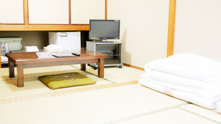 和室10畳・バストイレ共用 喫煙可能