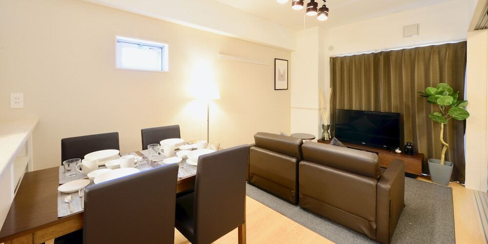 客室内のダイニングエリア