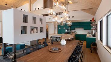 客室内のダイニングエリア / 31