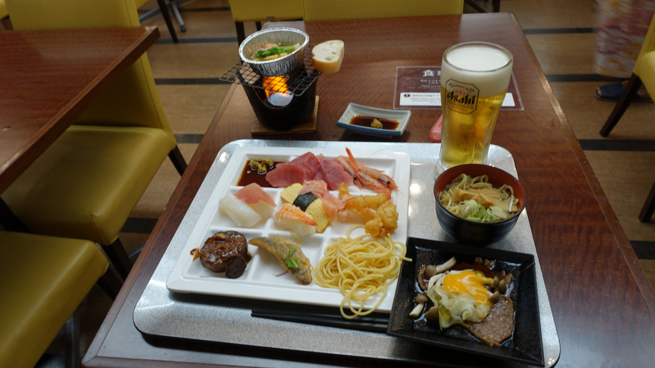 夕食のビュッフェは品数豊富