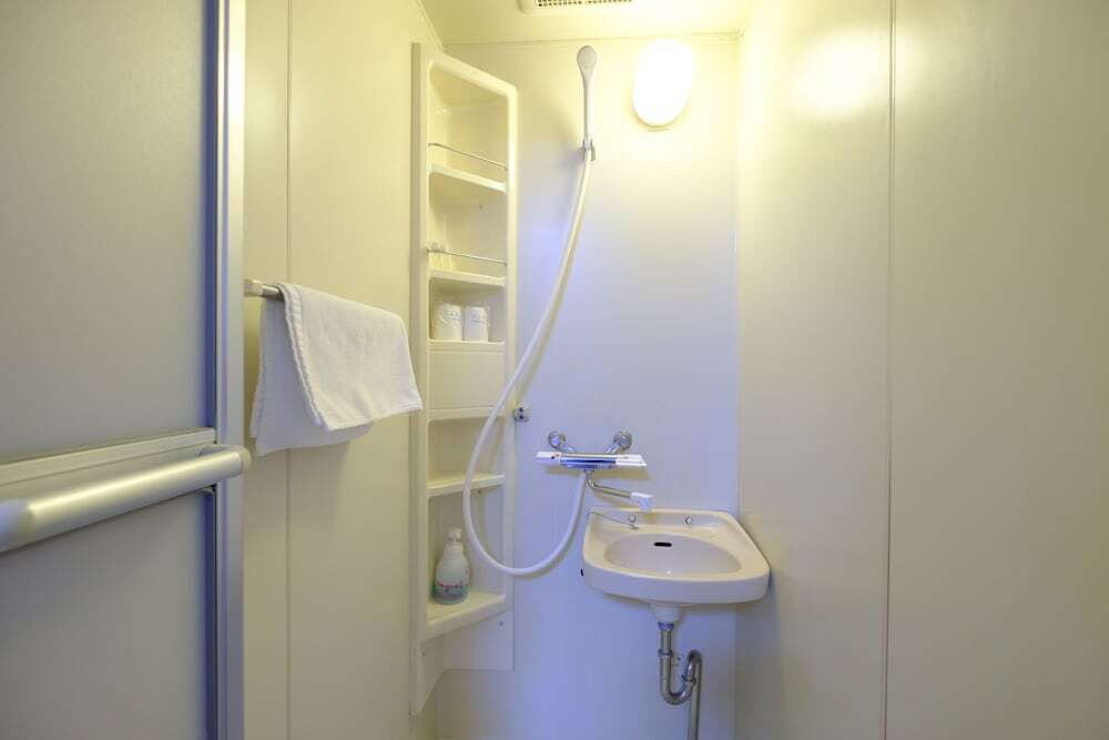 バスルームのシャワー