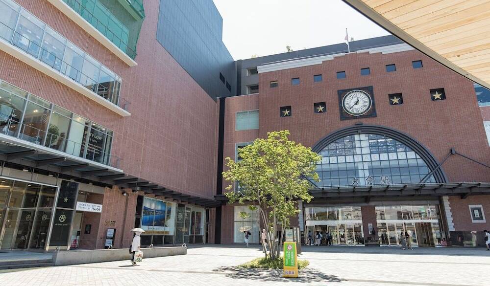 JR大分駅とホテル外観 / 2