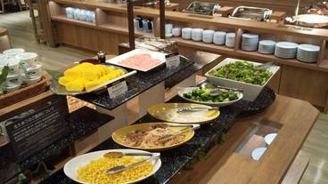 朝食ビュッフェ / 3