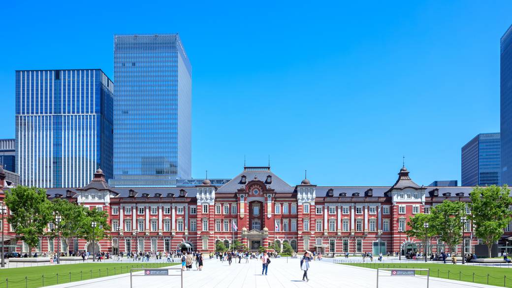 東京駅丸の内口へ
建築美にうっとり / 1
