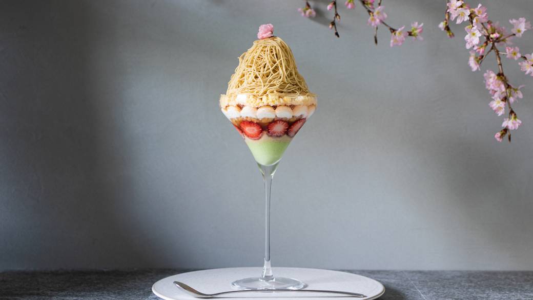 モンブラン専門店で
ティータイムを
 / 2