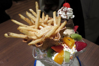「からふね屋珈琲店 三条本店」料理 1036162 もりもりポテトフライパフェ（上部アップ）