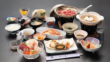 旅館のお食事処 / 11
