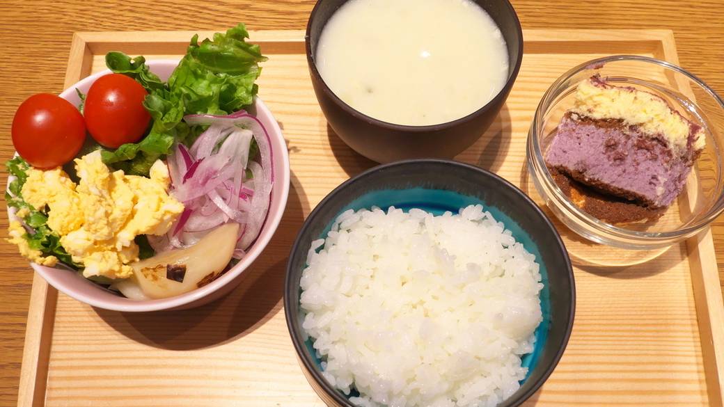 「銀座朝食ラボ」で
小鉢ブッフェに舌鼓 / 5