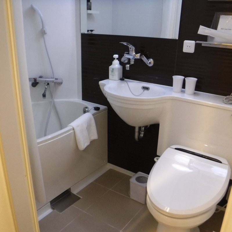 湯船もしっかりあるし、きれい。一人なら十分。