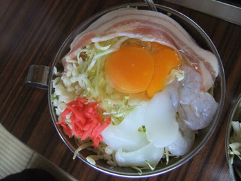 「月島もんじゃ 屋形船」料理 1131516 始めの三品（ミックスお好み焼き)