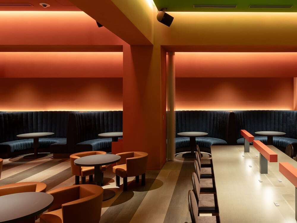 ラウンジ
