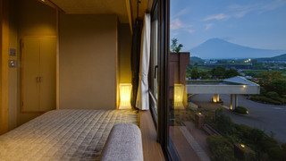 細流亭 和風ツインルーム 富士山側 [山梨ワインラウンジ利用可能]