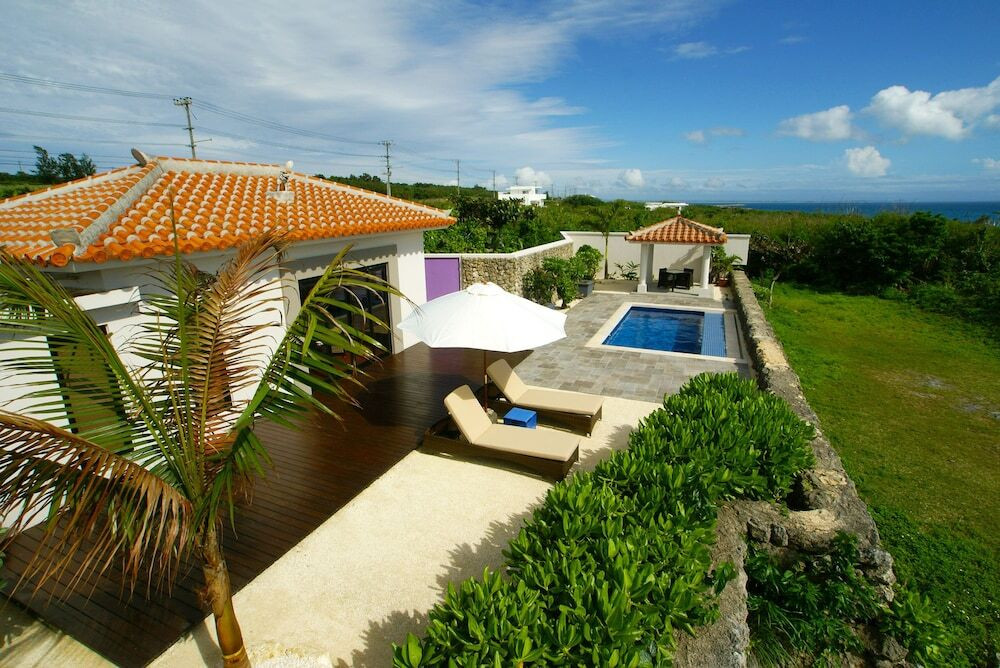 プライベートプールにビーチでセレブ感を2人で堪能4255803