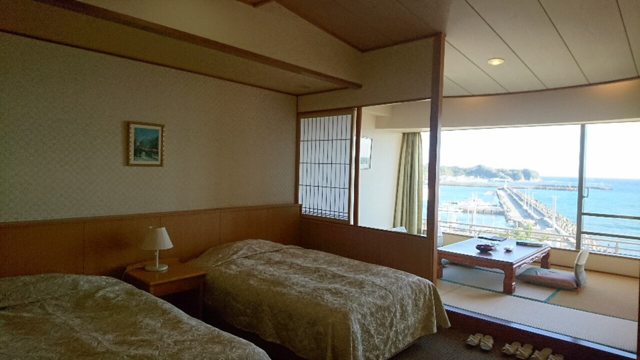 ホテル三日月 勝浦 客室