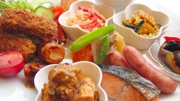 旅館のお食事処 / 16