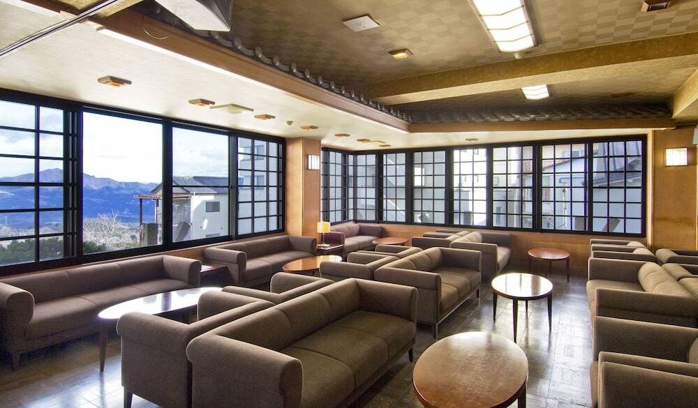 ラウンジ 「雨情」 / 1