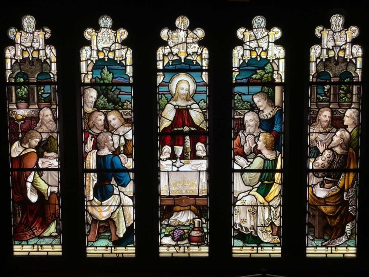 5.神聖な光の空間に息を呑む「小樽芸術村 ステンドグラス美術館」3765483