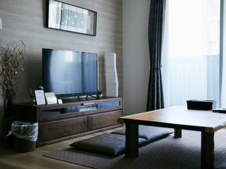 PINN-S4E5（旧：GLOWL-S4E5） / 1