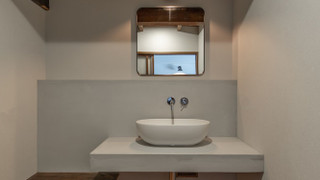 トラディショナル 4 人部屋 禁煙 サウナ