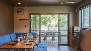 客室内のダイニングエリア / 14