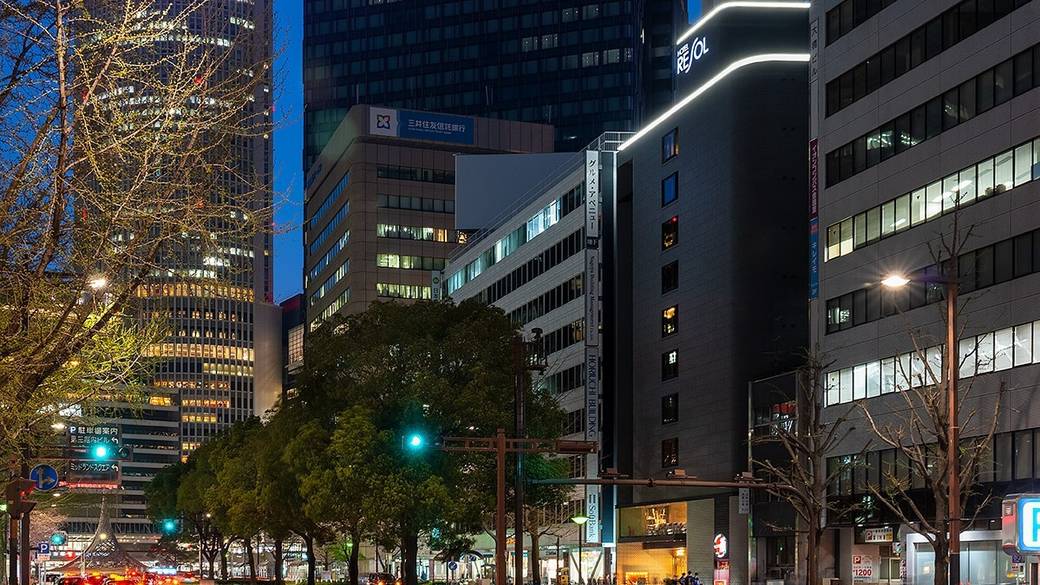 駅からアクセス抜群
アロマの香り漂うロビー / 1