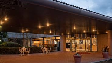 施設の入り口 / 25