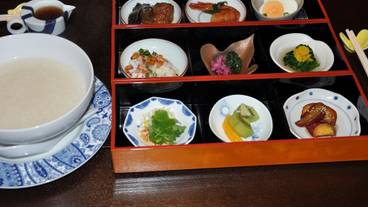 食事・飲み物 / 3