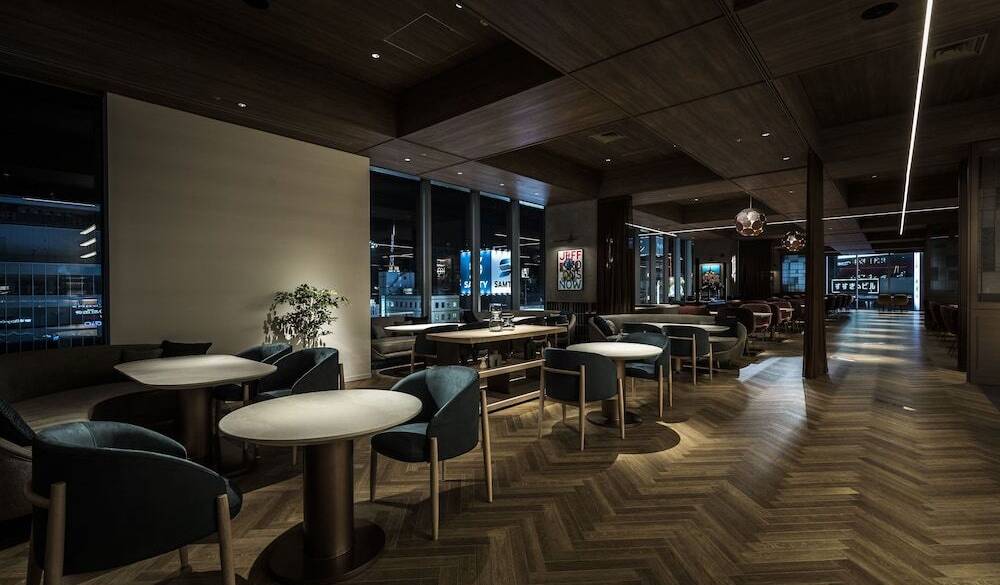 街並みを眺めながらの食体験 / 5