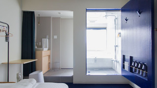 Standard Queen with River View