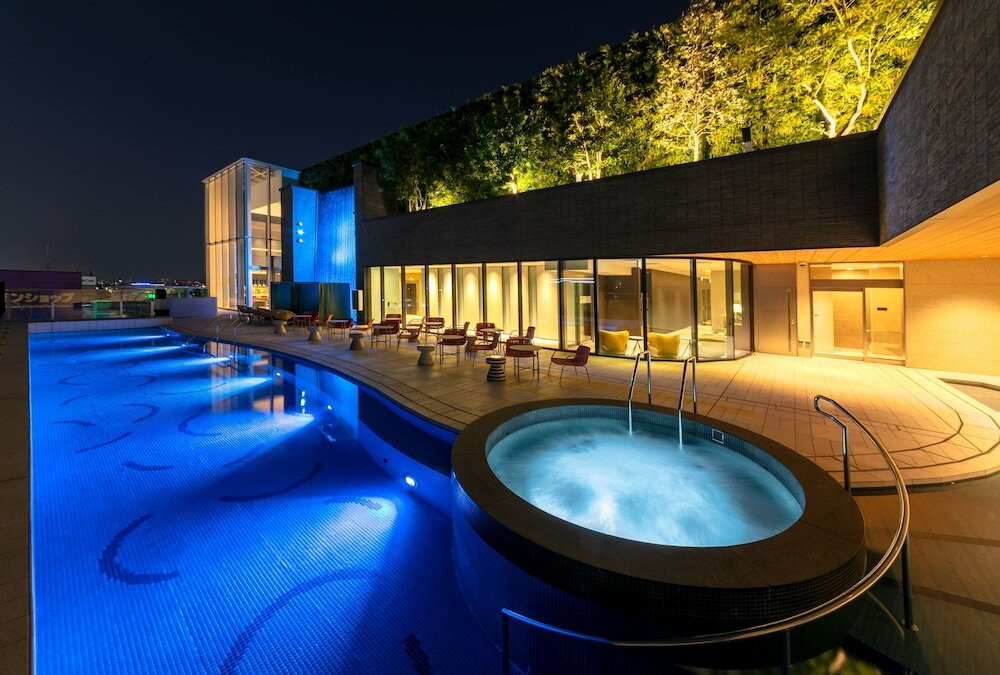 眺望抜群の天然温泉スパでくつろぎのひと時を3911997