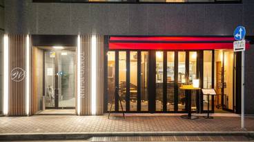 施設の入り口 / 11