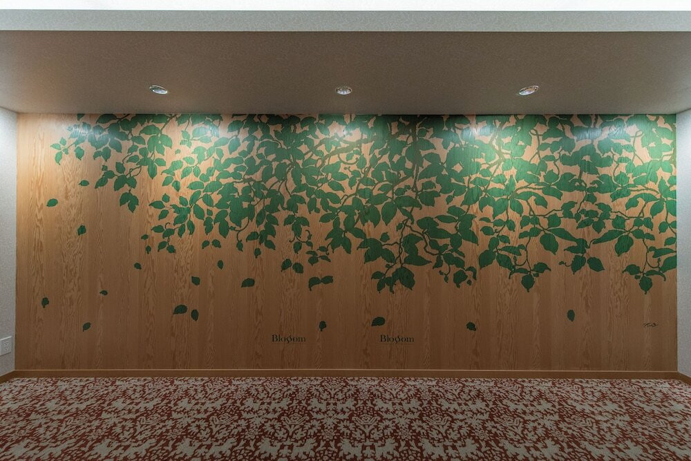 エレベーターホールの壁