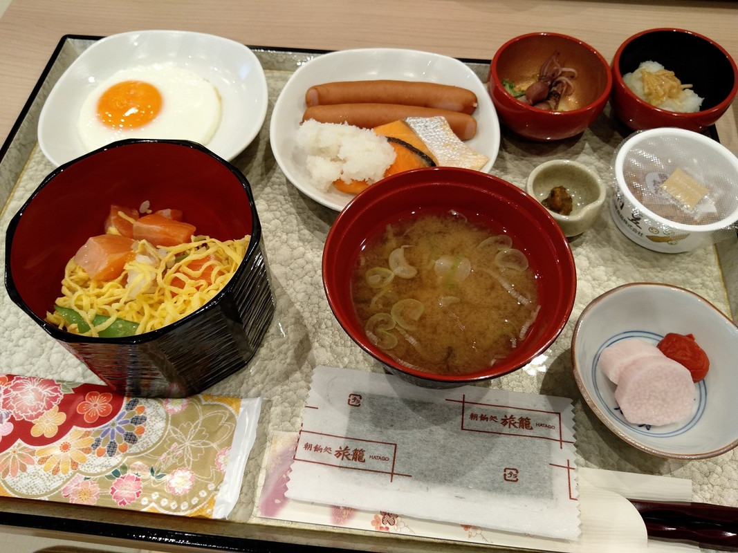 お楽しみの朝食バイキング