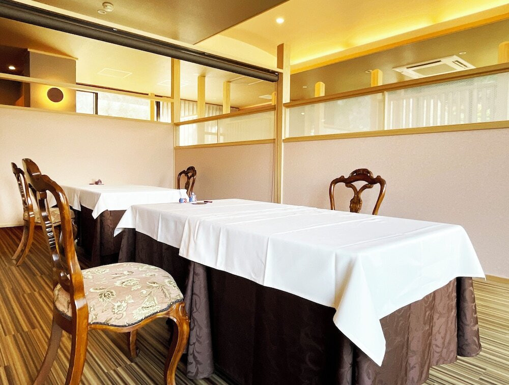 旅館のお食事処