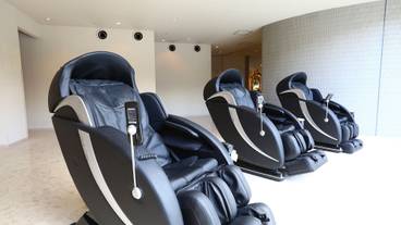 無料マッサージチェアコーナー / 4