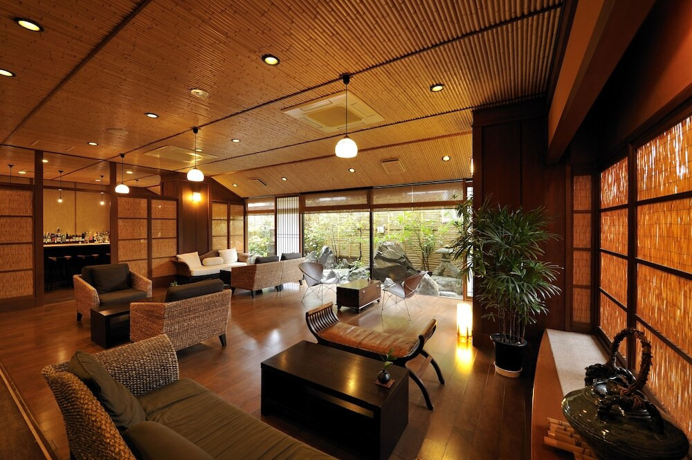 ロビーラウンジ