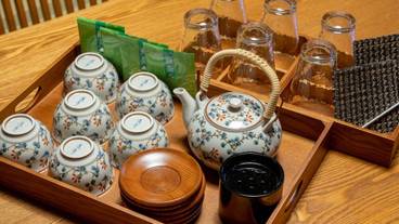 客室内のダイニングエリア / 24