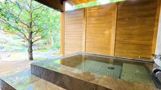 源泉かけ流し露天風呂付【秋の館・和洋特別室／養老の間】禁煙