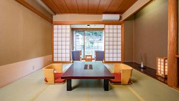 湯の街館 和室 / 21
