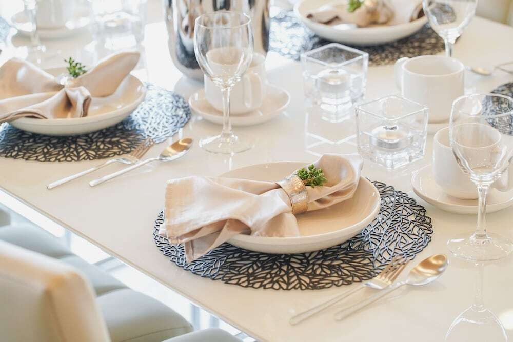 客室内のダイニングエリア