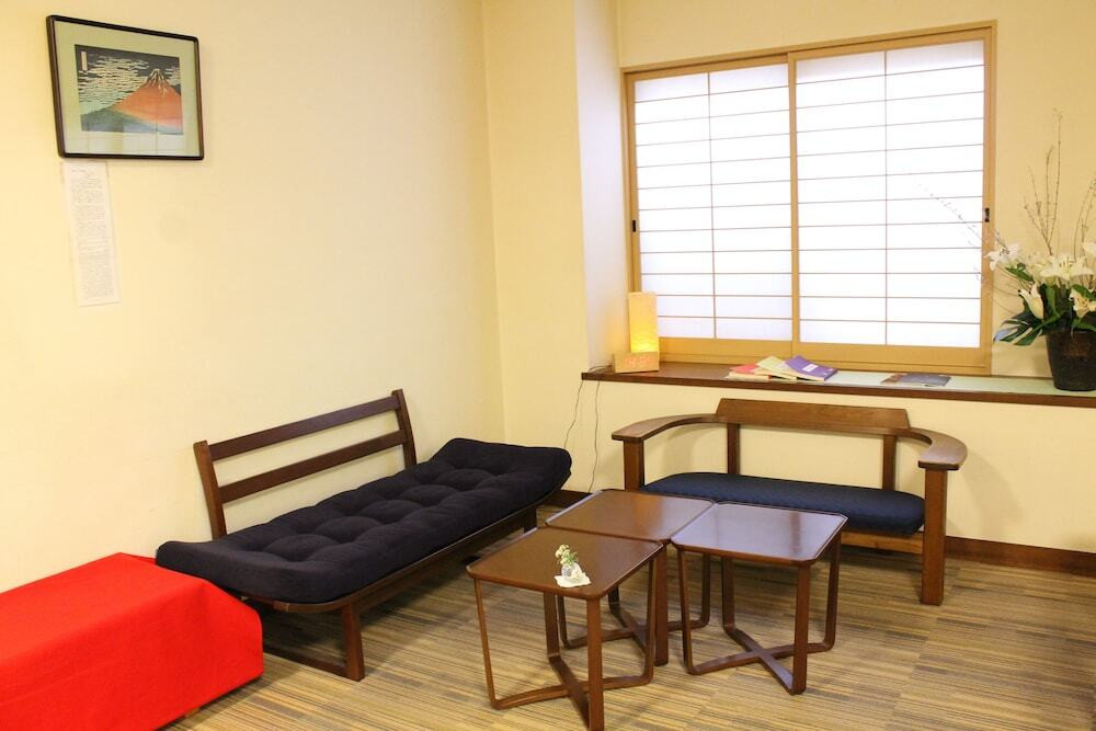 ロビーラウンジ