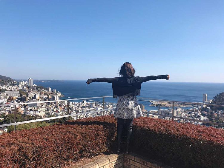 梅が咲く季節だったので、入り口に梅ジュースのウェルカムドリンクがありました。 チェックイン待ちの時間も熱海の景色が一望でき癒されました^^