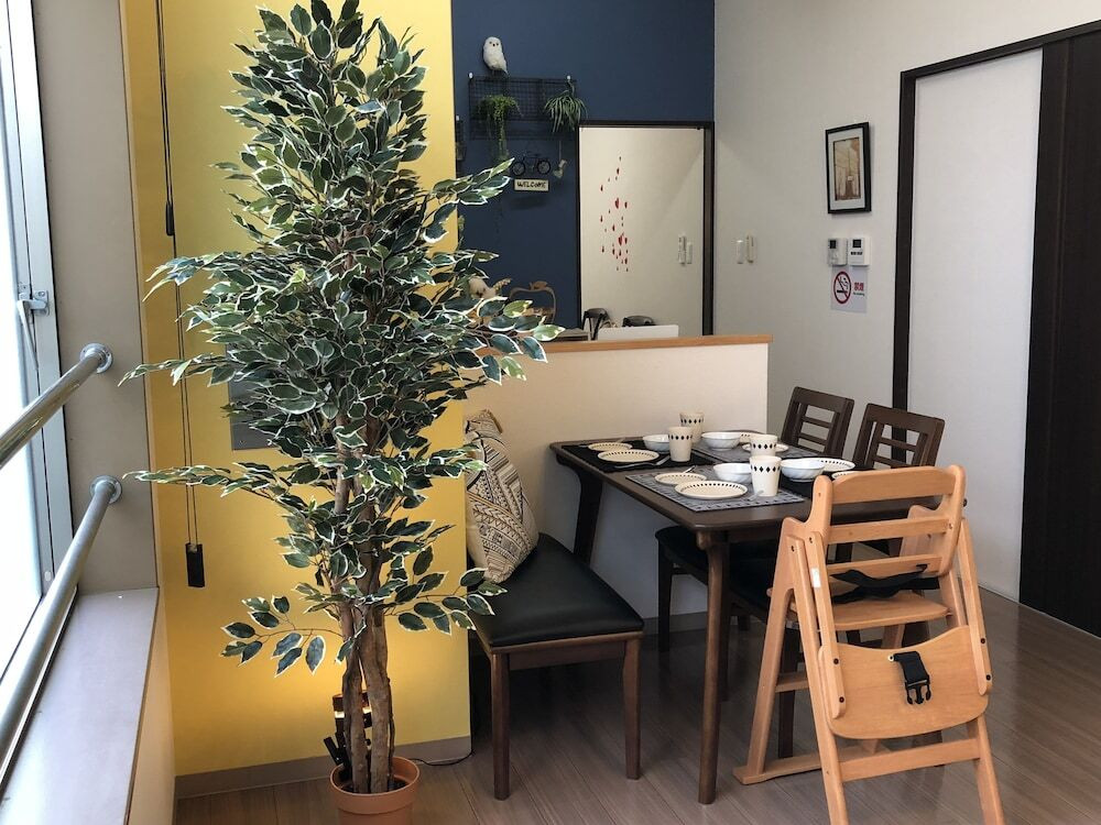 客室内のダイニングエリア