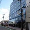 ホテル前通りから見るホテル外観