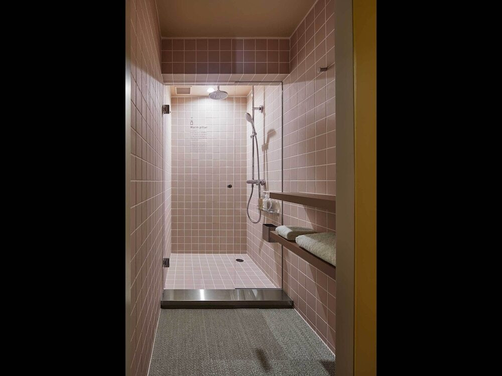 バスルームのシャワー