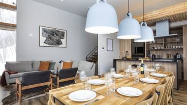 客室内のダイニングエリア / 6