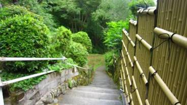 施設の入り口 / 21