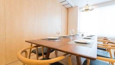 客室内のダイニングエリア / 34